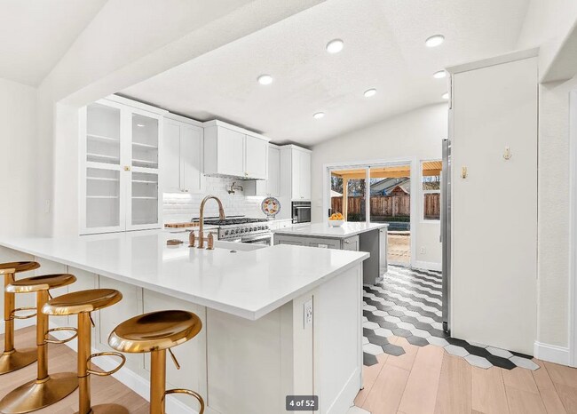 Building Photo - WOW! Single Story-Salt Water Pool-Chef Kitchen!  Need I say MORE...!  Please read ad for viewings!