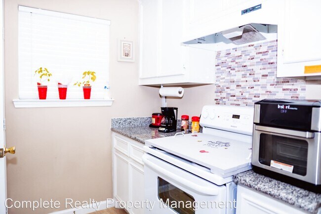 Foto del edificio - 3 br, 2 bath House - 7605 Dyer Street