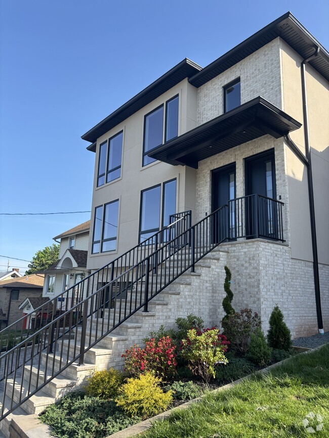 Building Photo - 67 W Harwood Ter