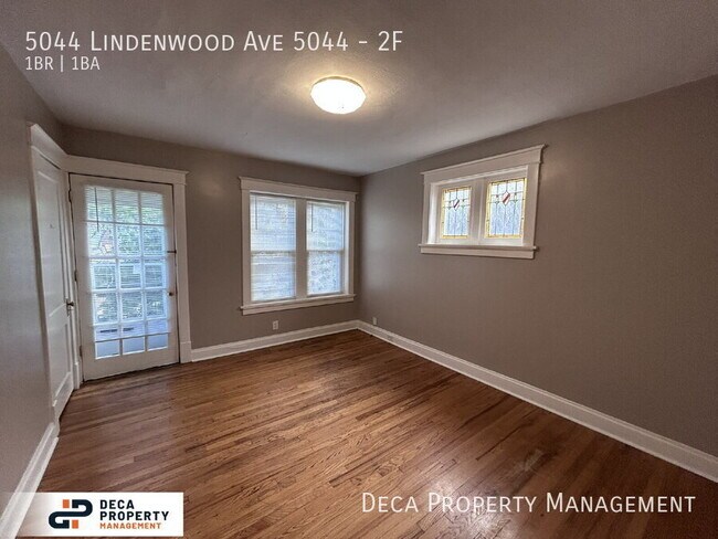 Foto del edificio - 5044 Lindenwood Ave