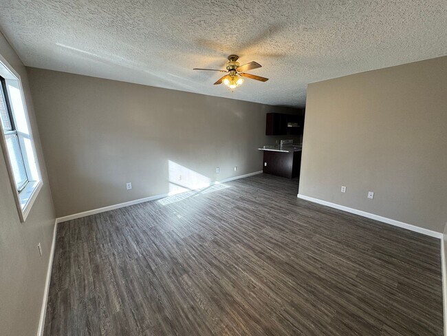 Foto del edificio - Charming South Campus Place Townhome!