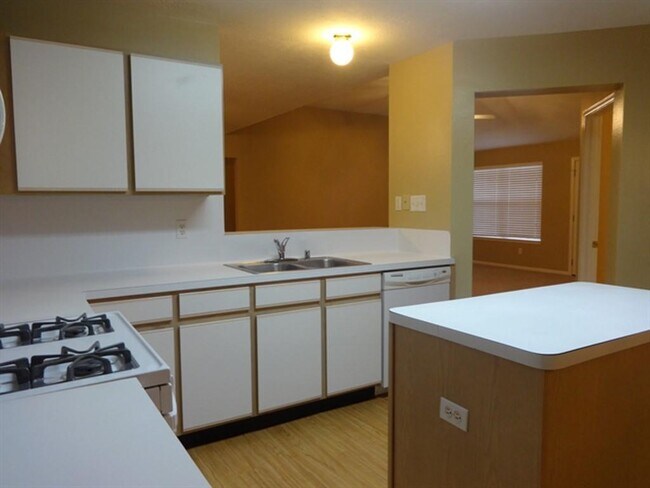 Foto del edificio - 2734 Fox Pitt Rd