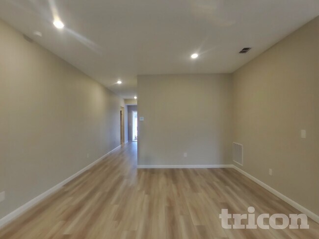 Foto del edificio - 7729 Hollenbeck Wy