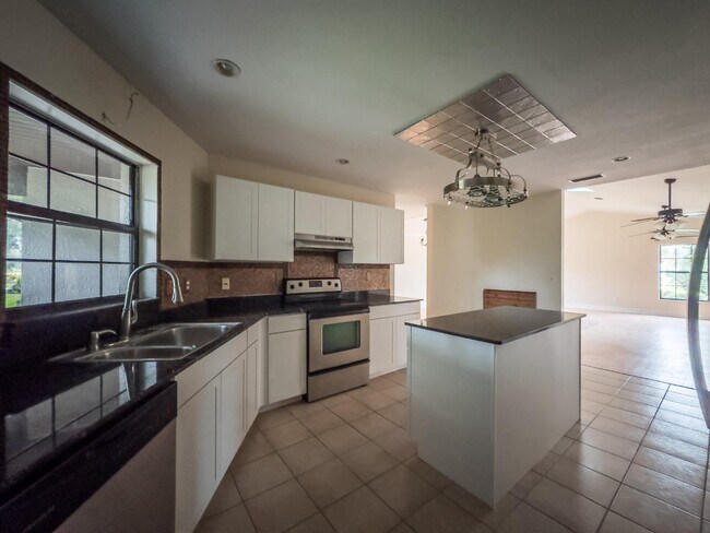 Foto del edificio - 8072 SW 54th Ct