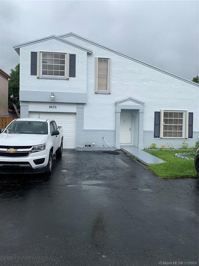 Building Photo - 8605 NW 192nd Terrace