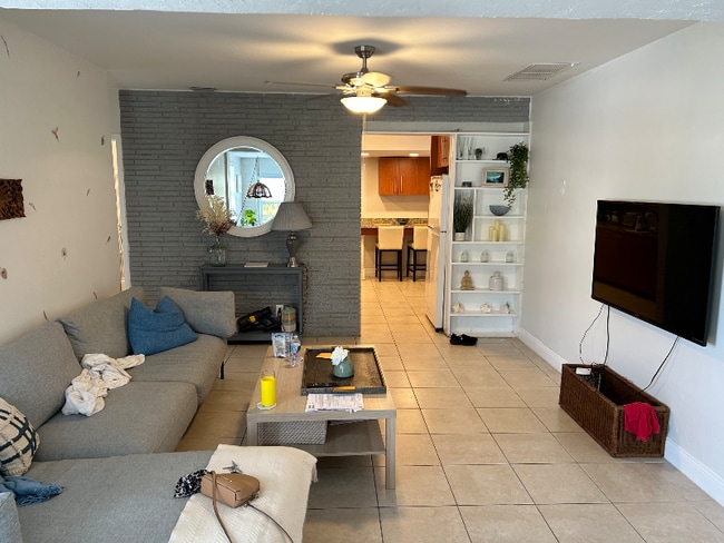 Photo - 230 SW 15th St Apartment