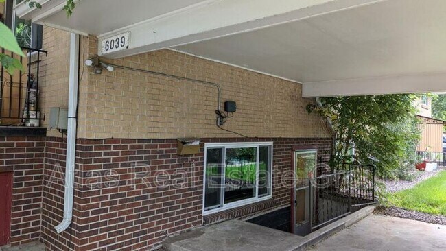 Building Photo - 6035 W 39th Ave