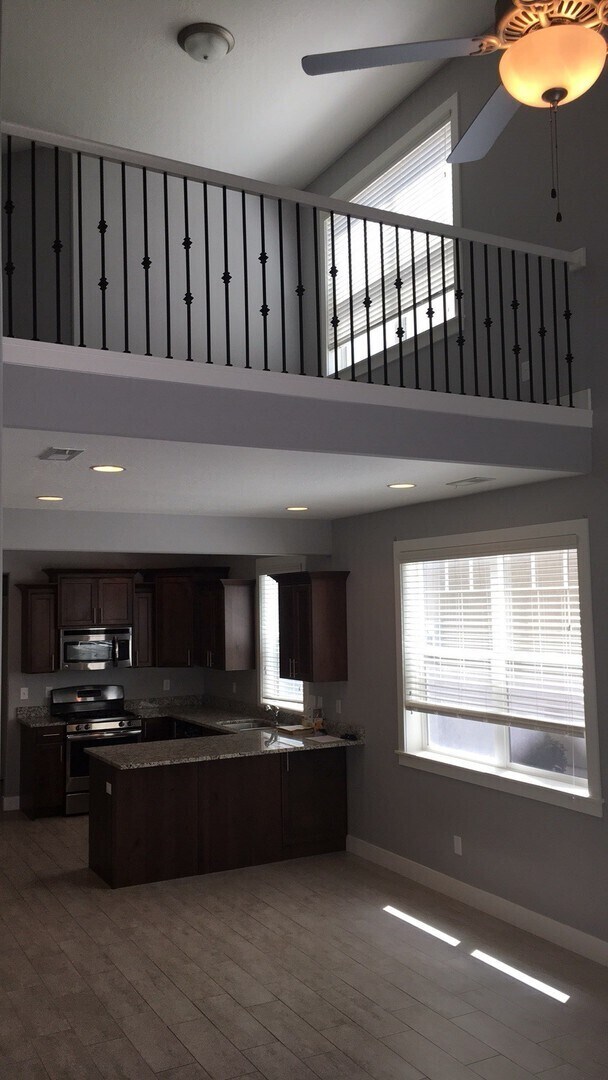 Foto del edificio - Awesome West Jordan Townhome - Great Locat...