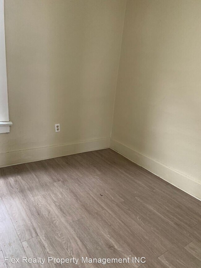 Building Photo - 2 br, 1 bath House - 3022 Chestnut Ave