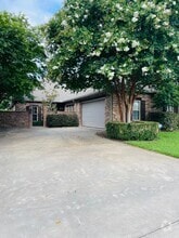 Building Photo - 6108 W Azalea Dr