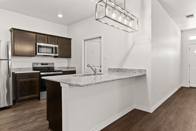 Foto del edificio - 5300 Rose Gdn Lp