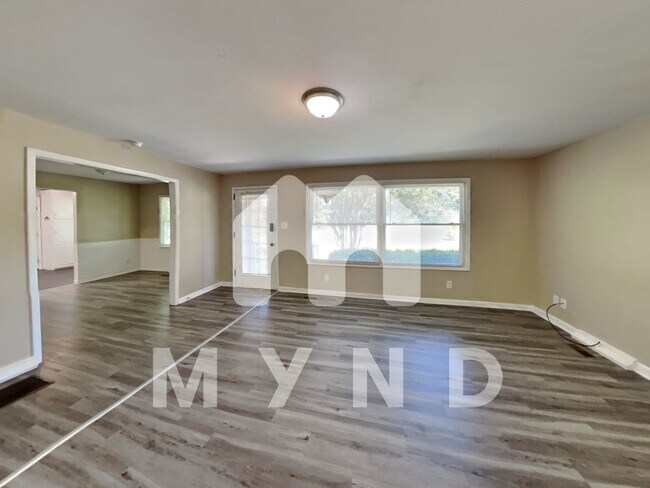 Building Photo - 1417 Iris Lake Rd