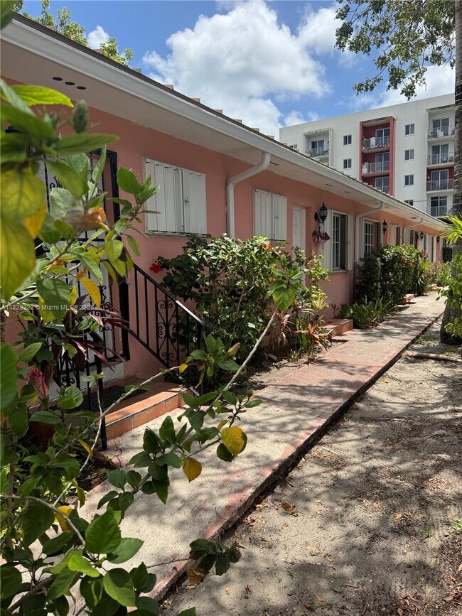 Foto del edificio - 1020 SW 5th St