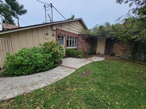 Building Photo - 13533 Leadwell St