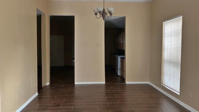 Building Photo - 11213 Shannon Hills Dr