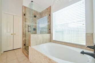 Building Photo - 2218 Millerton Ln