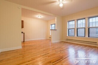 Building Photo - 628 W Cornelia Ave