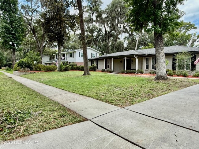 Foto del edificio - 2374 Stafford Dr