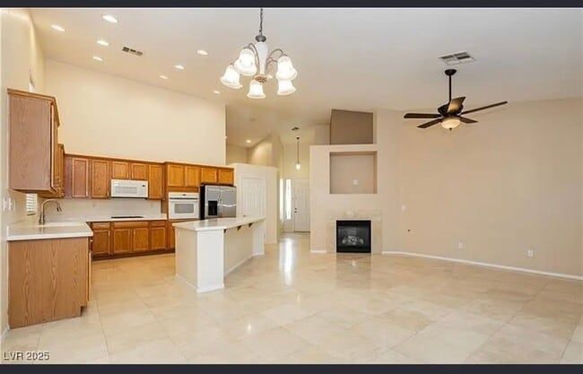 Building Photo - Beautiful 3-Bedroom + Loft Home for Rent in Summerlin! $1000.00 Off 1st Month Rent