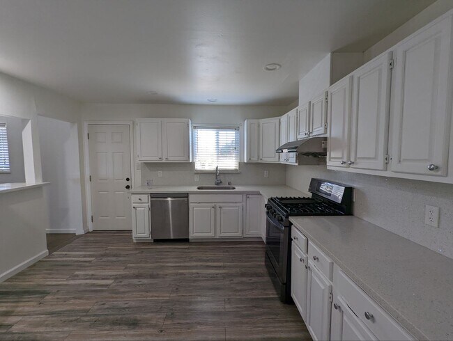 Foto del edificio - 6282 Cotton Ave