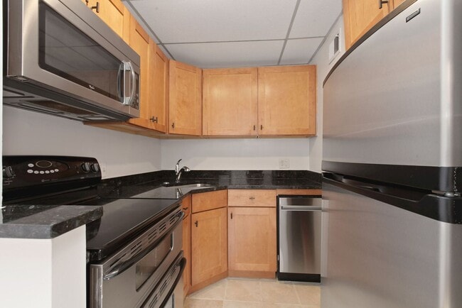 Foto del edificio - Professionally Managed & Recently Renovated // 2  Bedroom 2  Bathroom Condo // Meridian Hill Park...