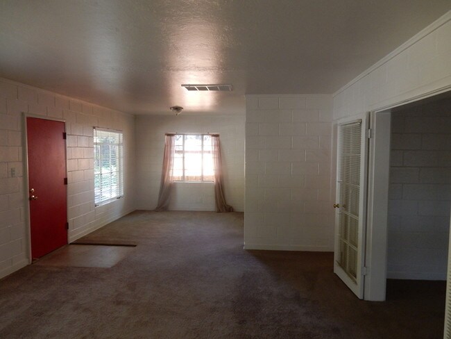 Building Photo - 7784 Sunset Ave