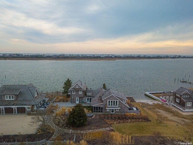 Building Photo - 11A Captree