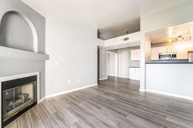 Foto del edificio - Stylish Upgraded One-Bedroom Condo in a Gated Community!