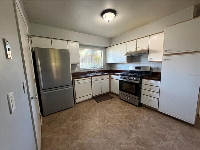Building Photo - 10626 Watertown Ct