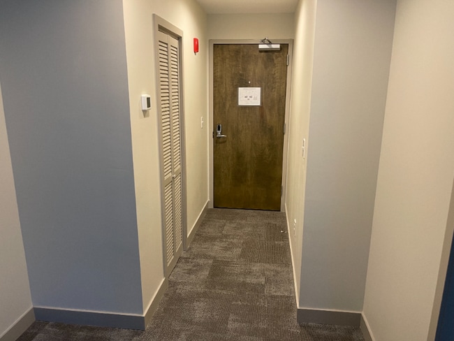 Photo - 1417 W9th St Apartment