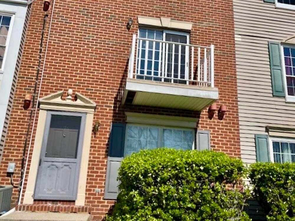 Building Photo - 76 Cherry St
