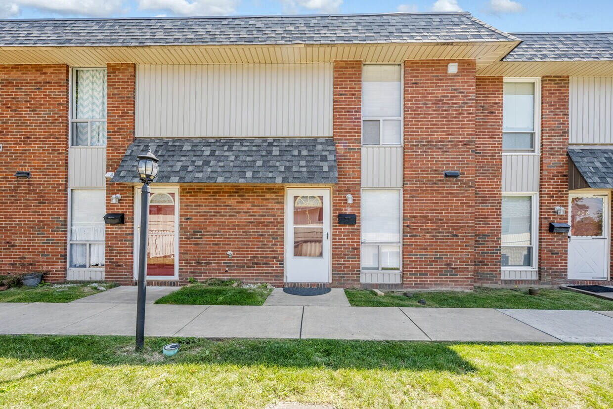 Primary Photo - 410 College Park Dr
