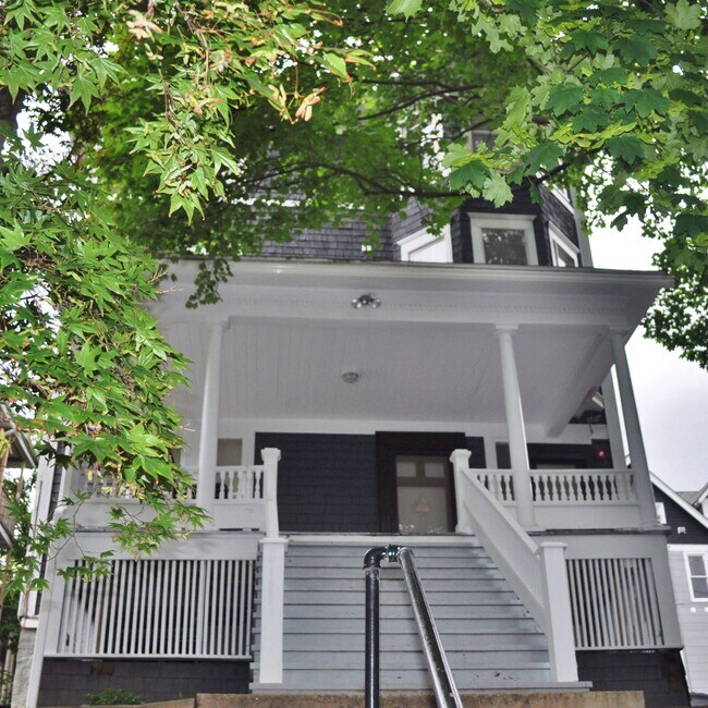 Foto del edificio - 103 Highland Pl