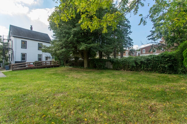 Building Photo - 133 Beecher Ave