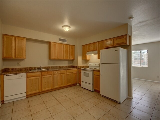 Foto del edificio - 8952 W Royal Palm Rd