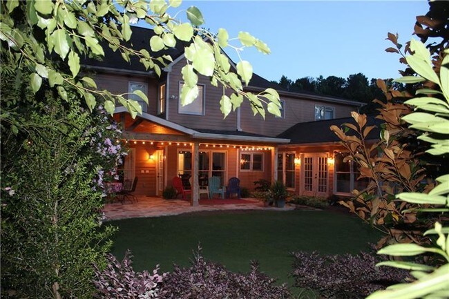 Building Photo - 3000 Vance Ct