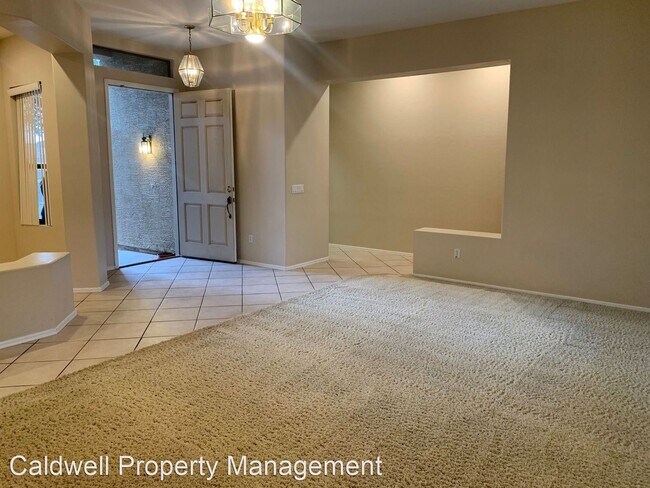 Building Photo - 3 br, 2 bath House - 721 S. Sycamore Pl.
