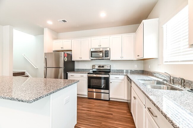 Building Photo - Beautiful 4 Bedroom in Mackey Farms