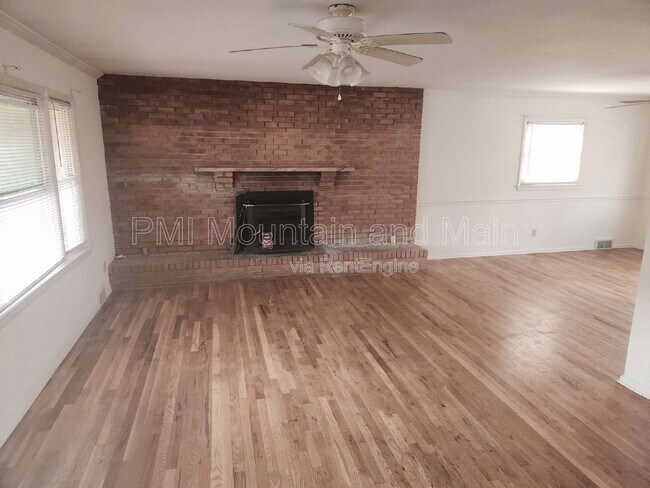 Building Photo - 52 Blake Dr