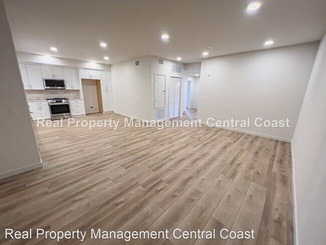 Foto del edificio - 2 br, 2 bath House - 2475 Victoria Ave. Un...