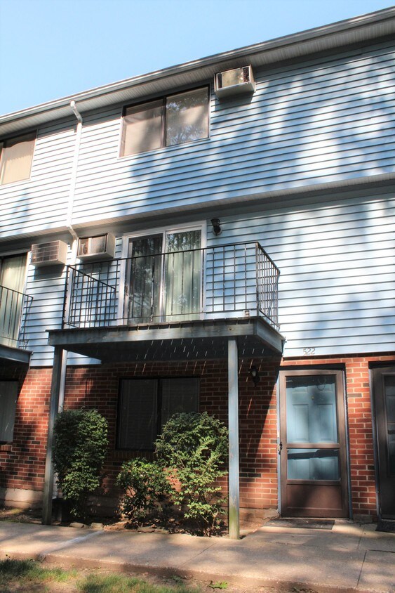 522 Blackstone St, Meriden, CT 06450 Townhome Rentals in Meriden CT