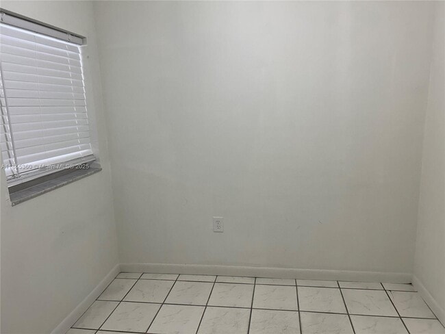 Foto del edificio - 5211 NW 2nd Terrace