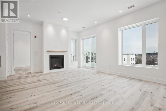 Photo du bâtiment - PH2 - 19B WEST STREET N