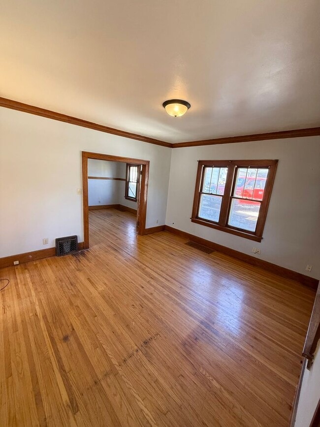 Building Photo - 707 S Fairmount St