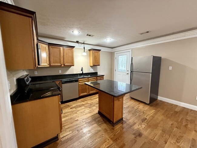 Building Photo - 51 Lee's Ford Dock Rd