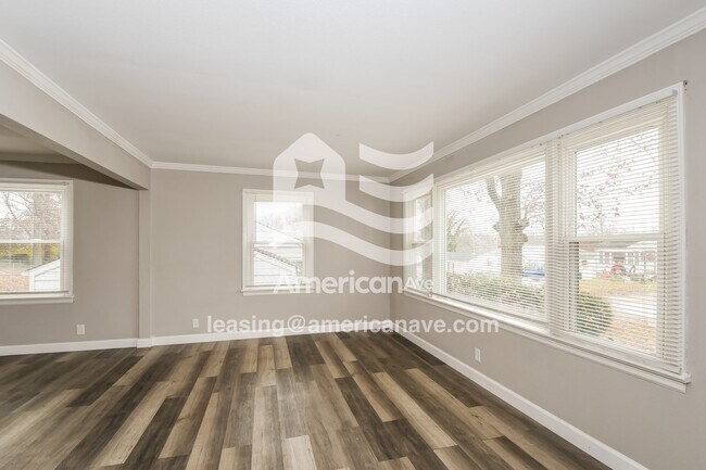 Building Photo - 1425 Akron Dr