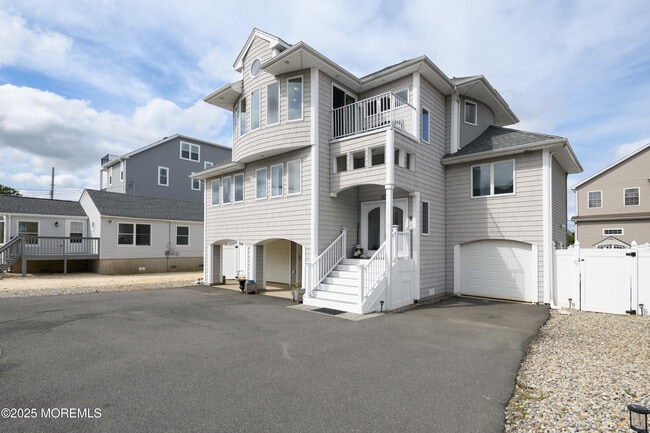 Building Photo - 42 Bay Breeze Dr