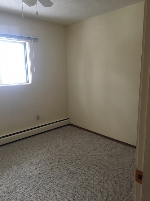 Building Photo - 0 Bed 0 Bath Unit in Red Deer, AB