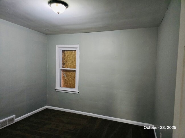 Building Photo - 11466 Somerset Ave