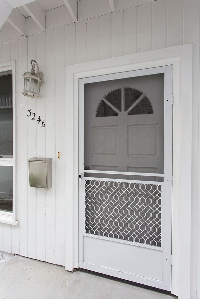 Building Photo - Spacious One Bedroom So Close to Windansea Beach with Garage!